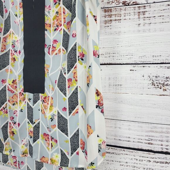 Cabi Tank Blouse S Womens Multicolor Floral Key Hole Front Crew Neck Pullover - Picture 5 of 11